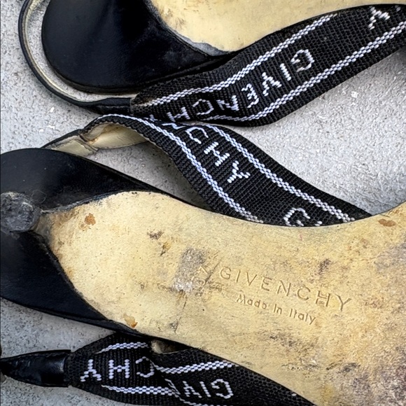 Vintage Givenchy monogram slingbacks - Picture 11 of 11